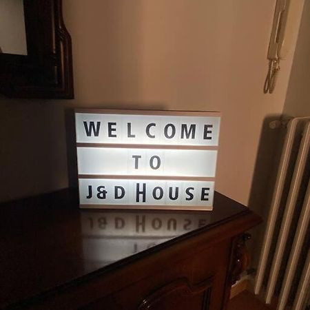 J & D House Lägenhet Alba  Exteriör bild