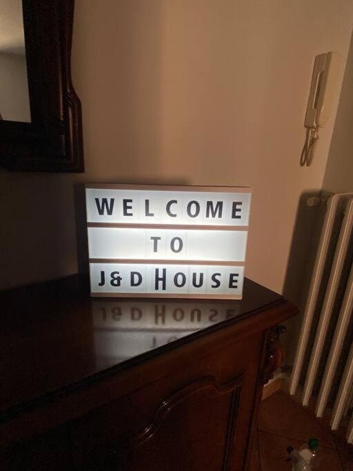 J & D House Lägenhet Alba  Exteriör bild